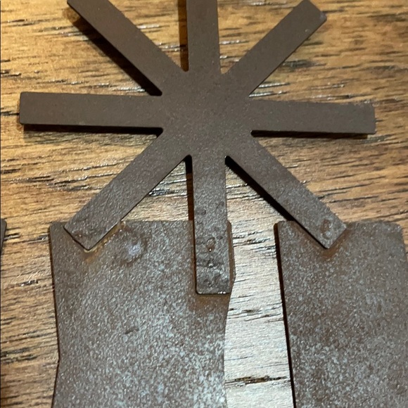 Rustic Metal *Let It Snow* Decor - Picture 7 of 7